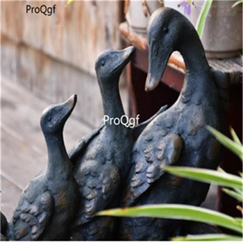 

Ngryise 1Pcs A Set Garden duck brother statue