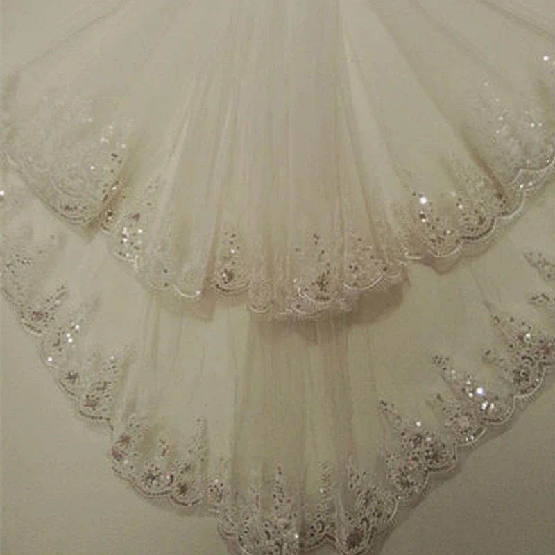 

Short Cheap Lace Appliques Elegant Tulle Two-Layer Wedding Bridal Veil Long Wedding Veil With Comb