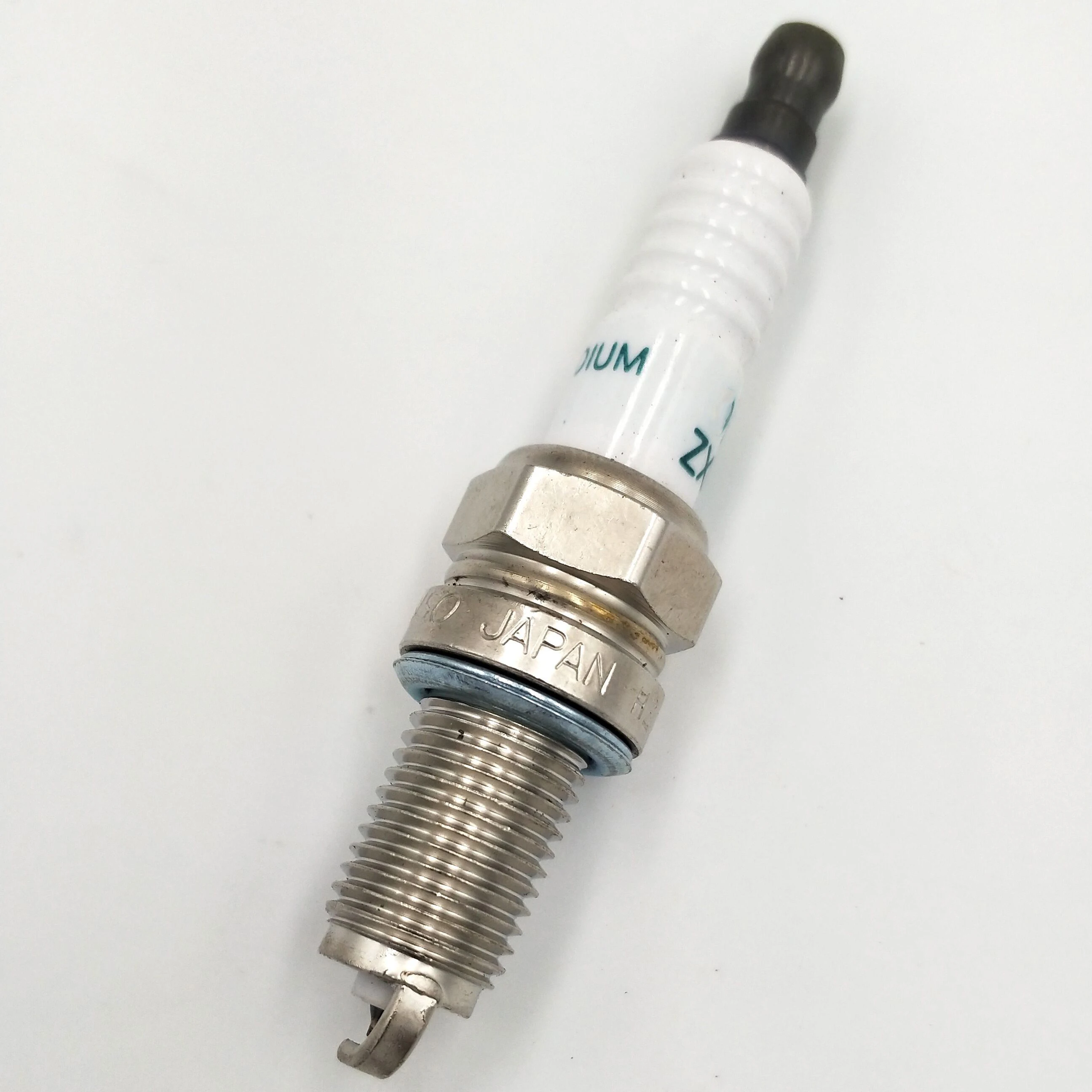 Иридиевая Свеча зажигания 90048-51188 ZXU22PR11 для Toyota Vois Passo 9004851188