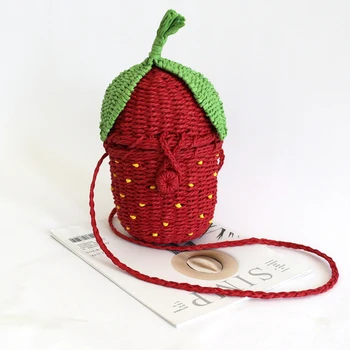 

Personality fashion Woven Rattan Bag Strawberry Straw Shoulder Bag Small Beach HandBags Women Summer Hollow Handmade Messenger