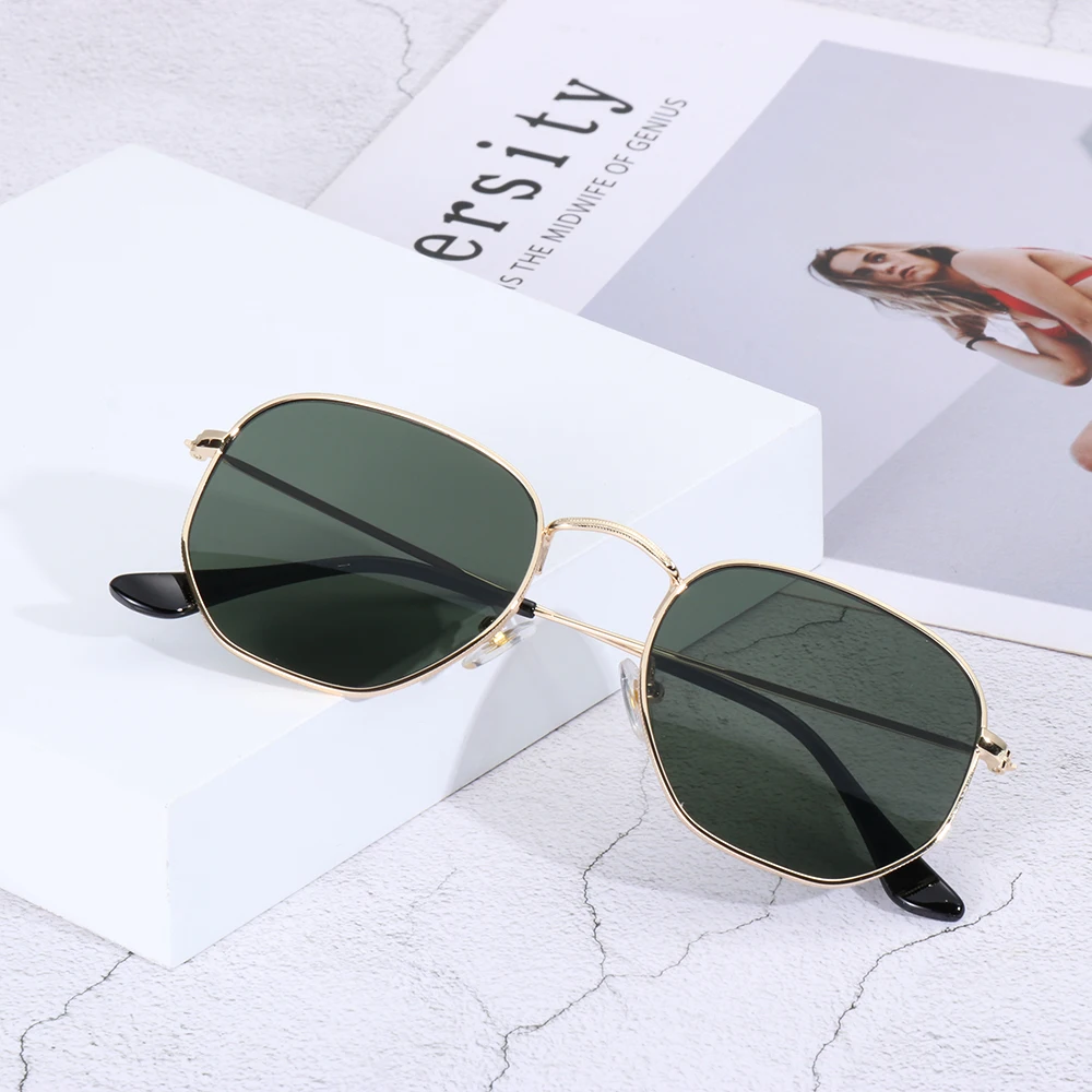 Sleek Unisex Mirrored Lens UV400 Metal Frame Sunglasses
