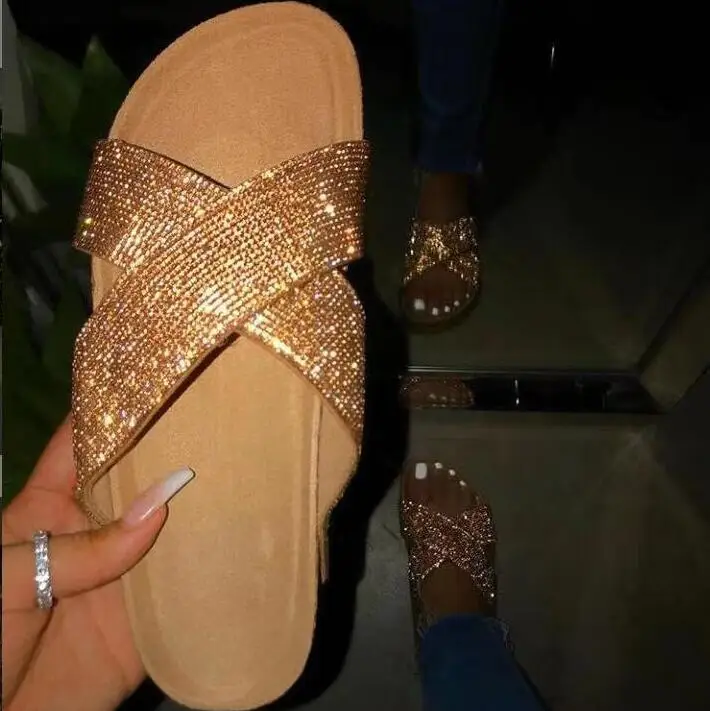 

Outdoor beach bright diamond rhinestone flat slippers 2019 summer new comfortable and durable home slippers sandals