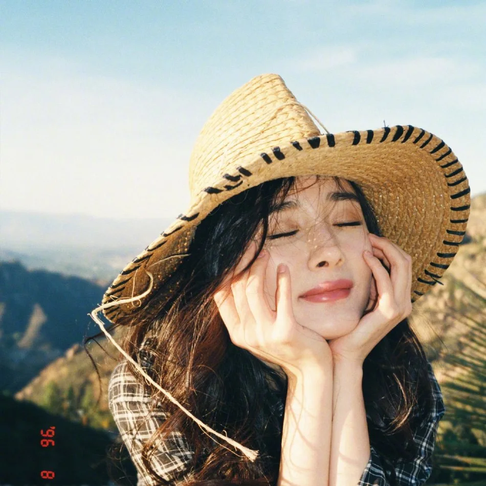 

2020 Women's Straw Hats Panama Caps Beach Hat Summer UV Protection Bowknot Caps Panama floppy Beach Hats Ladies bow hat