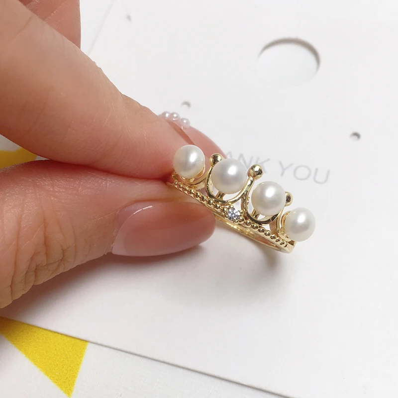 White Gemstone Yellow Gold with Natural Pearl Ring, For Astrology, Size:  5.70 Carat at Rs 13000/piece in New Delhi