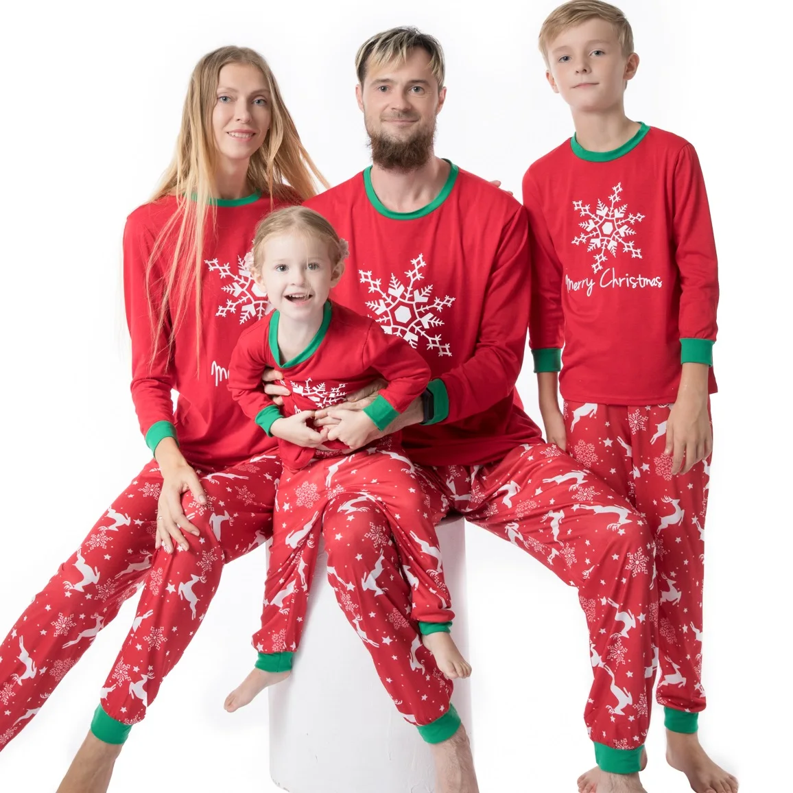 Рождественские пижамы для всей семьи с снежинками; одежда для сна для папы, мамы и детей; одежда для сна; одинаковые пижамы для всей семьи; комплект одежды