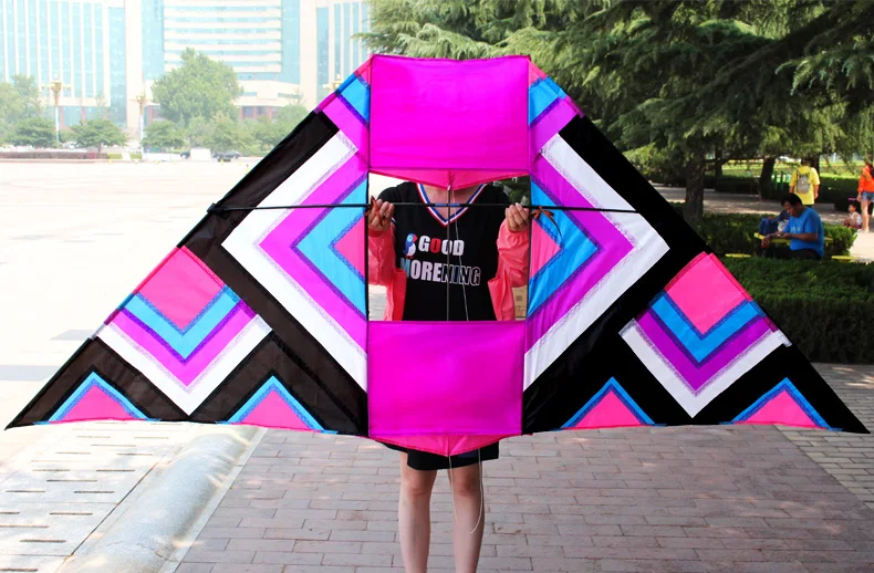 New High Quality  Outdoor Fun Sports  3D Nylon Kite Good  Flying With  6m Tails  Handle and Line 6