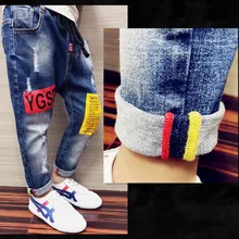 Узкие джинсы с принтом для мальчиков новая стильная осенняя одежда Детские весенне-осенние брюки в Корейском стиле для мальчиков