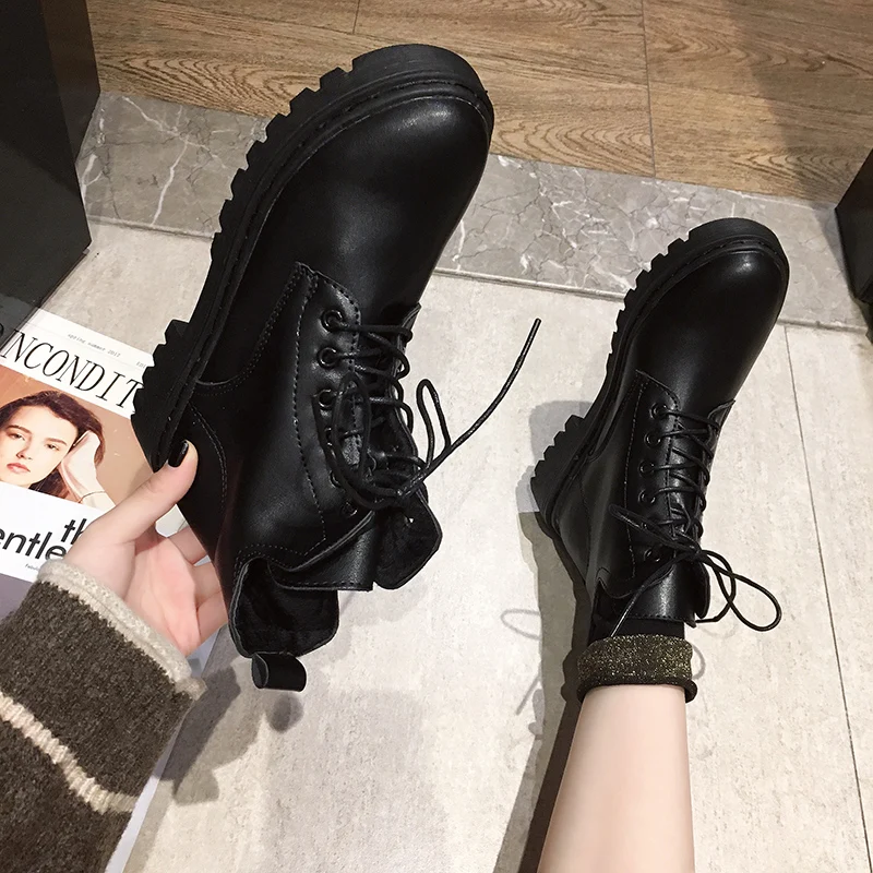 Женские ботинки до середины икры; Женские ботинки в стиле рок; женские ботинки на низком каблуке со шнуровкой; роскошные дизайнерские ботинки Martin с круглым носком на резиновой подошве; модель года