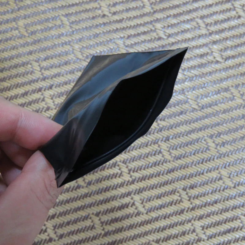 Black self-sealing plastic zipper bag self-locking storage bag food packaging debris storage bag can be re-closed bag thickening 5