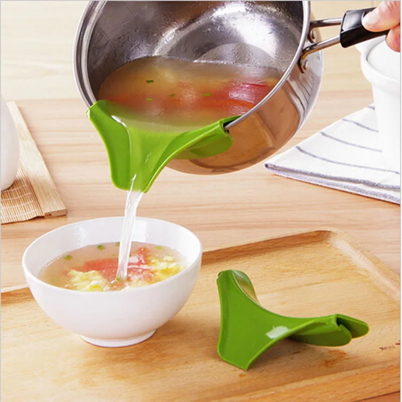 

1PC Kitchen Silicone Anti-spill Drain Pans Round Rim Deflector Liquid Funnel Soup Diversion Mouth Cooking Tools Color Random