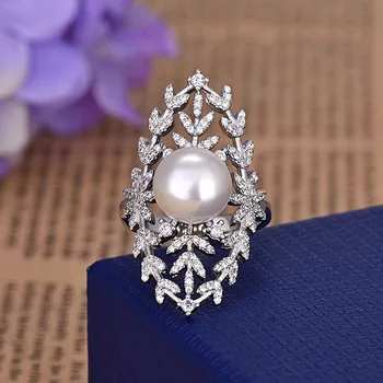 

European and American Hand Ornaments Inlaid with Crystal Petal Ring for Women Pearl Fashion Atmospheric Popular Ornaments Rings