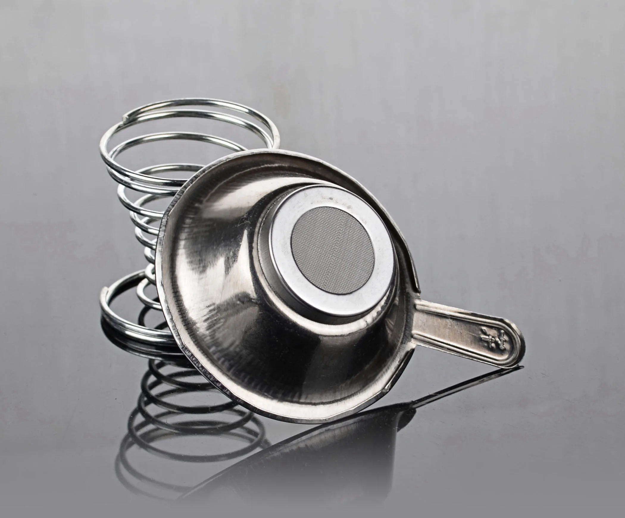 Stainless Steel Small Fine Mesh Tea Funnel Tea Leaf Filter Strainer with Stand