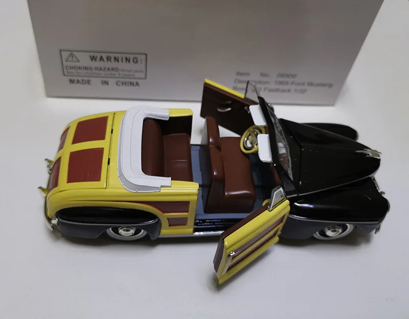 レトロミニカー　32個セット レトロな合金のおもちゃの車1/32,フォード1946,スポーツマン