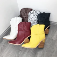 Зимние ботильоны фирменного дизайна для женщин; ковбойские ботинки из искусственной кожи; ботинки на танкетке со змеиным принтом; Женская обувь в западном стиле; большие размеры