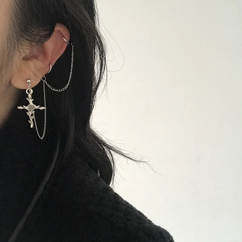 New Fashion Punk Butterfly Clip Earring for Teens Women Men Ear Cuffs Zinc Alloy Cool Jewelry Vintage Retro Chain Earings Metal