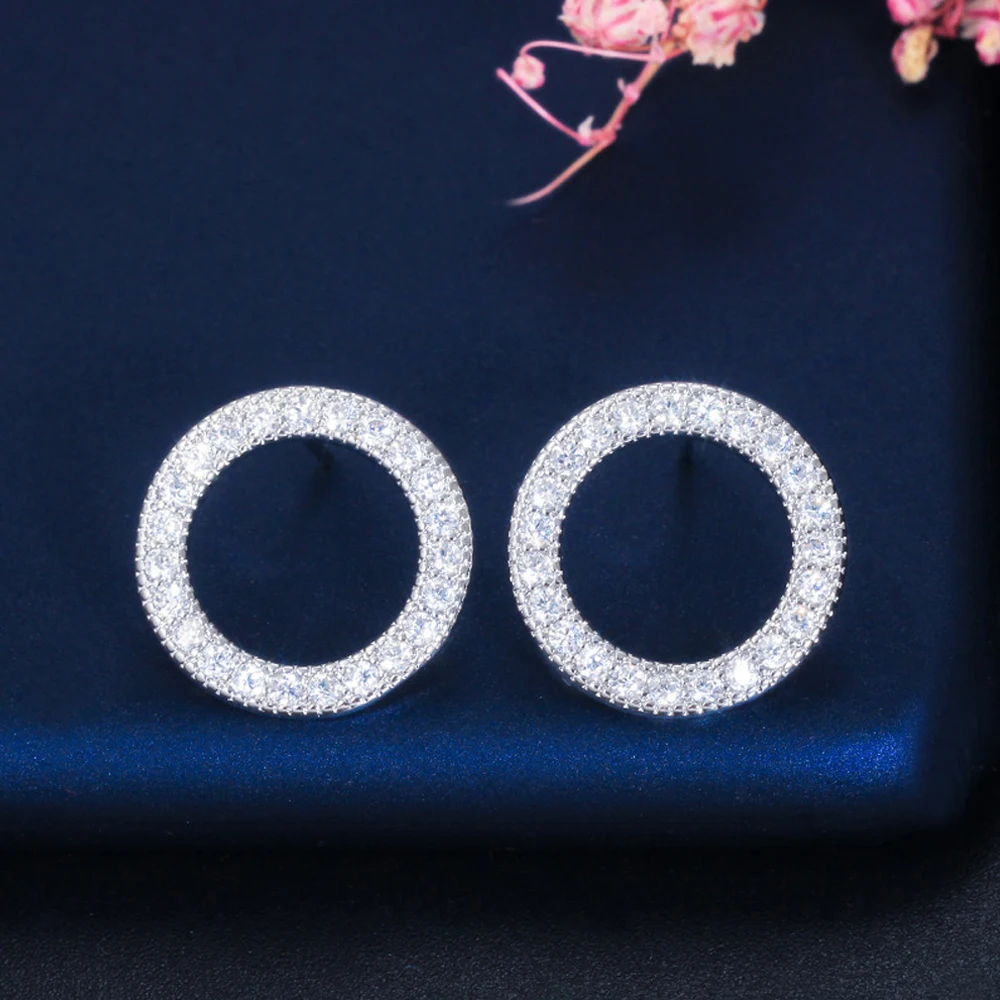 ThreeGraces простой белый кристалл круглый круг микро проложить кубического циркония серьги гвоздики для женщин модный бренд ювелирных изделий подарок E0306 - Окраска металла: white