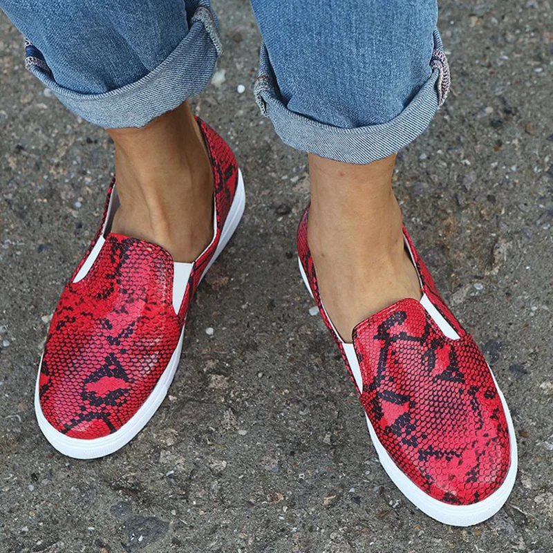 Snake pointed toe flats Women pu Leather Loafers Shoes Autumn Soft Moccasins Slip-On Shallow Breathable Femme Flats Shoes Woman
