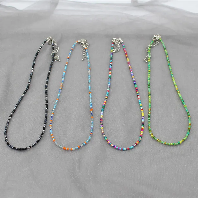 Simple Seed Beads Strand Choker Necklace: A Colorful Handmade Bohemian Beauty