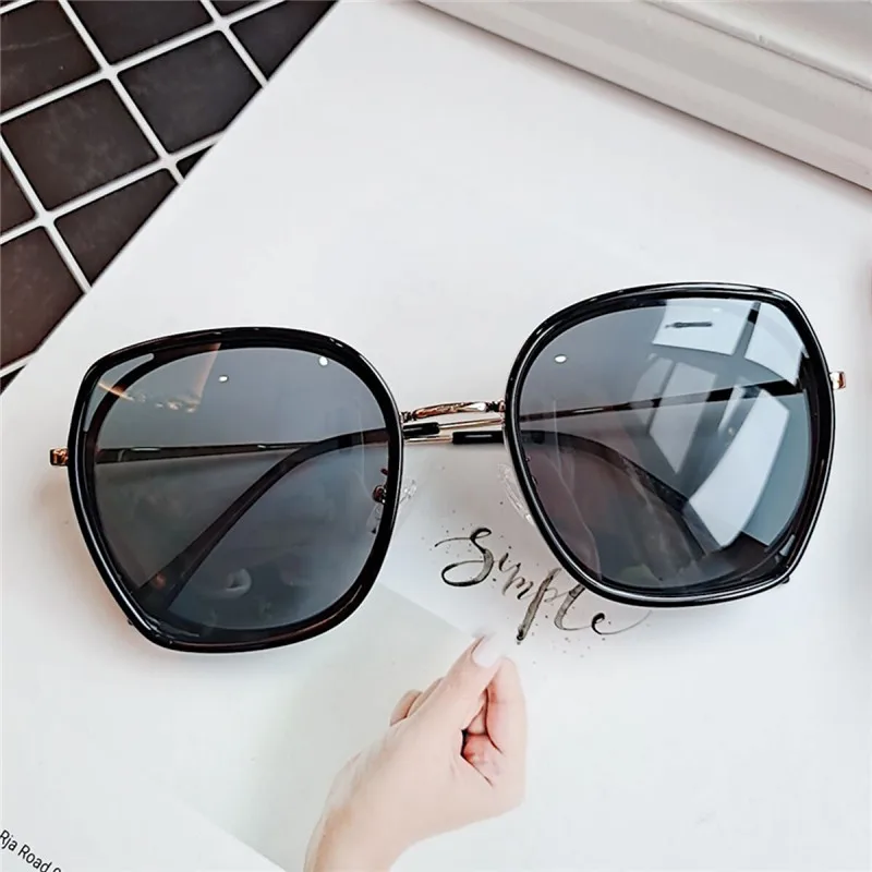 19 - 1594768613977271071