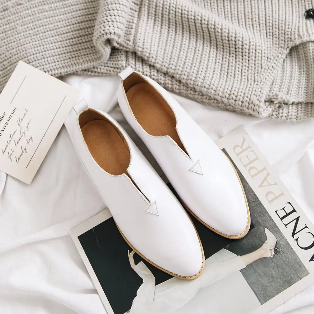 Новое поступление nueva moda de boca profunda zapatos de tacón bajo zapatos de mujer de talla grande cómodos zapatos casuales salvajes