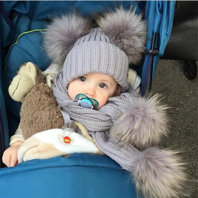 Милая вязаная детская шапка с шарфом двойной шарик имитация шляпы из искусственного меха набор шарфов зимние аксессуары для ребенка sjaal muts