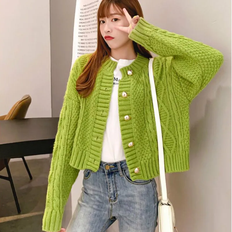 Свободный плотный вязаный кардиган с крючком и цветами однобортный свитер