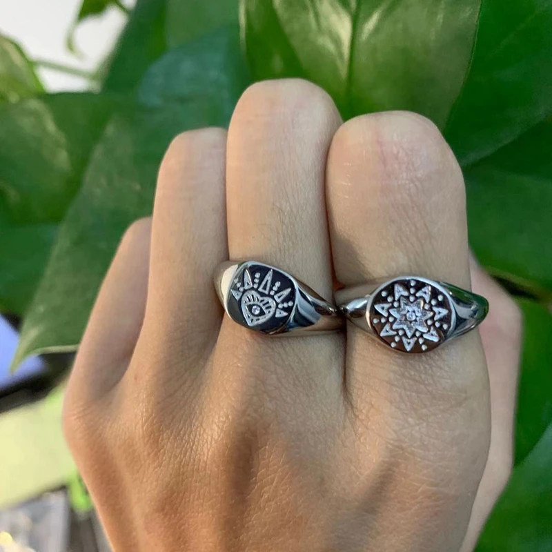 

Silvology 925 Sterling Silver Retro Pattern Rings Round Square Flower Eye Creative Rings for Women Luxury Party Festival Jewelry