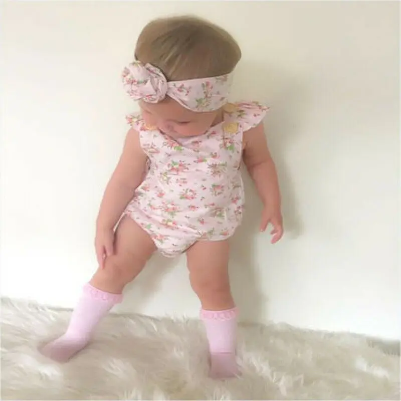 

Ruffled Short sleeve Buttons Decor Floral Bodysuit With Headband For Baby Girl