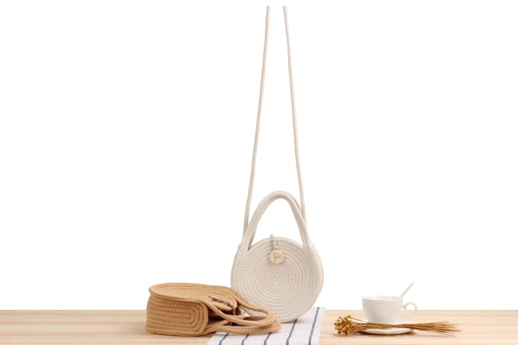 Petit sac en paille bandoulière