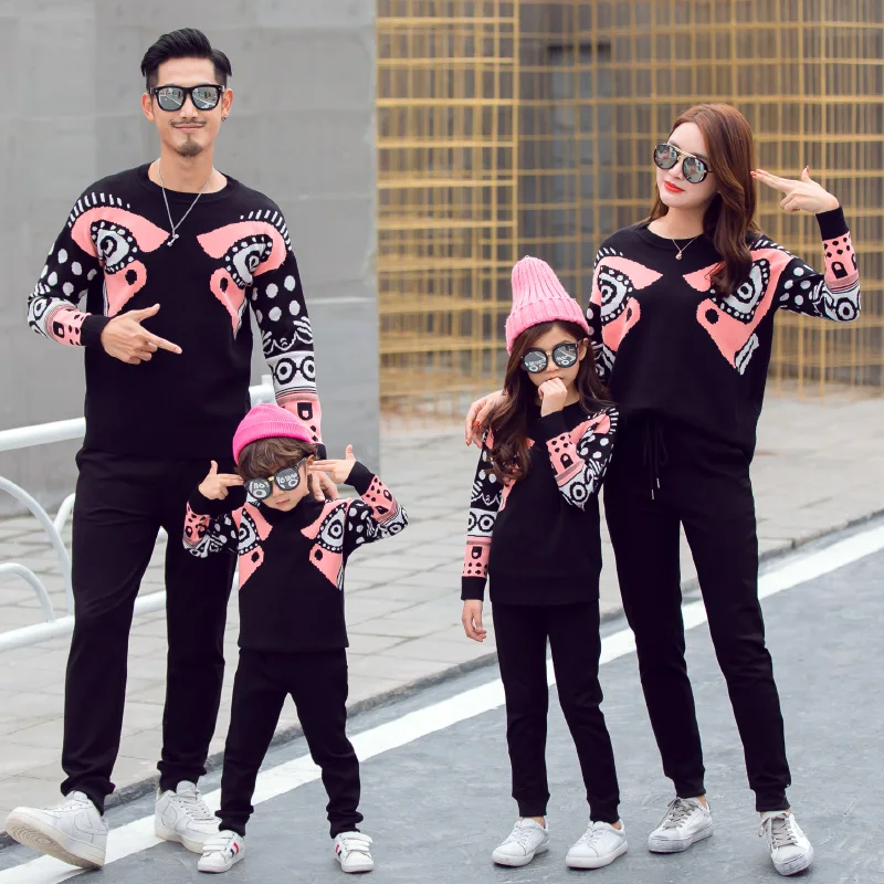 

New Fashion Thickening Family Matching Sweater Dad Son Knitting Cardigan Mom Daughter 3D Pattern Warm Top Winter Family Clothes