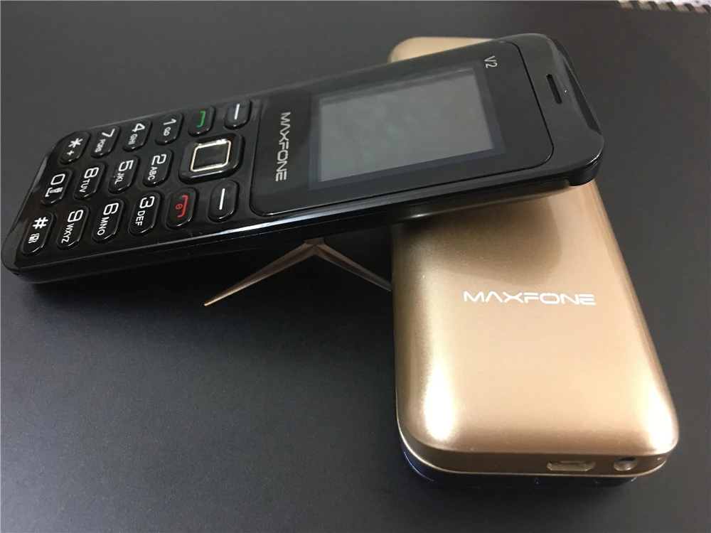 V2 роскошный мобильный телефон 1," Основная большая клавиатура Bluetooth музыкальный фонарик MP3 радио камера BigHorn кнопочный телефон