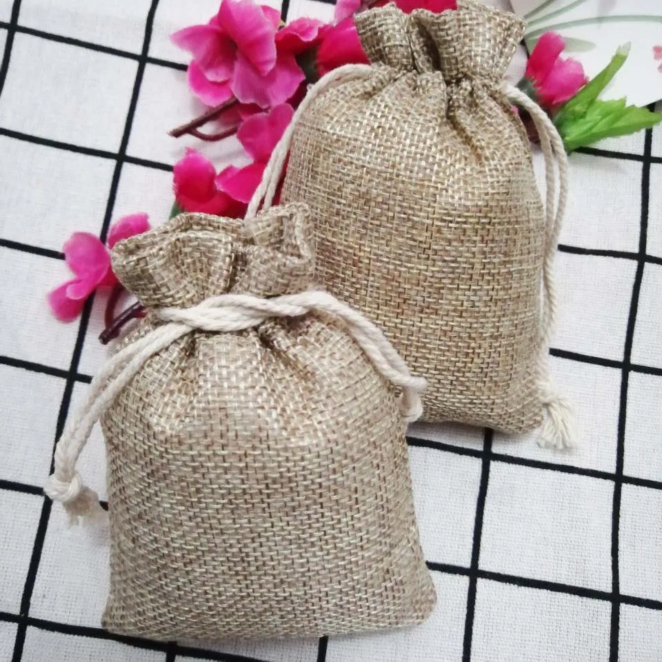 Hot 100pcs Jute Gift Bags 7x9 9x12 10x14cm Natural Burlap Hessia Jewelry Pouch Jute Gift Bags Jewelry Packaging Wedding Bags