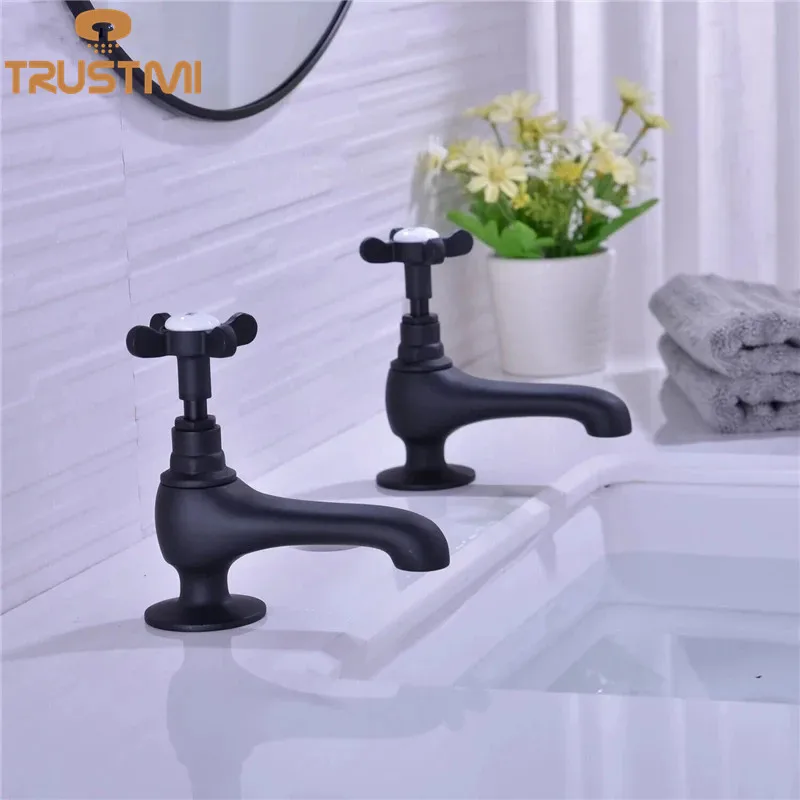 

Bathtub Mount Solid Brass Bathtub Filler Taps Hot & Cold Pillar Taps Classic Bathroom Shower Faucet Brushed Gold & Black,1 Pair