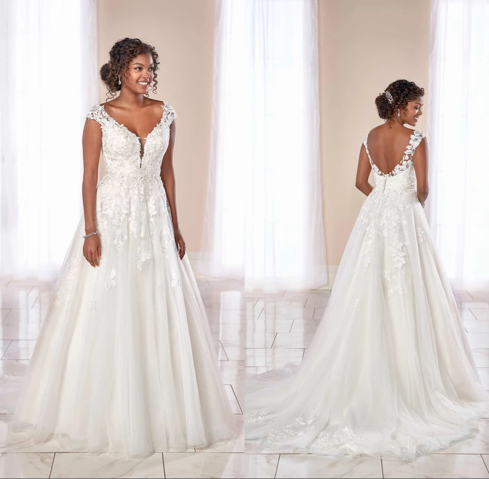 

V Neck Wedding Dress 2020 New Arrivals Luxyry lace Applique Bridal Gown Sleeveless A Line Backless Bride Dress Vestido De Noiva