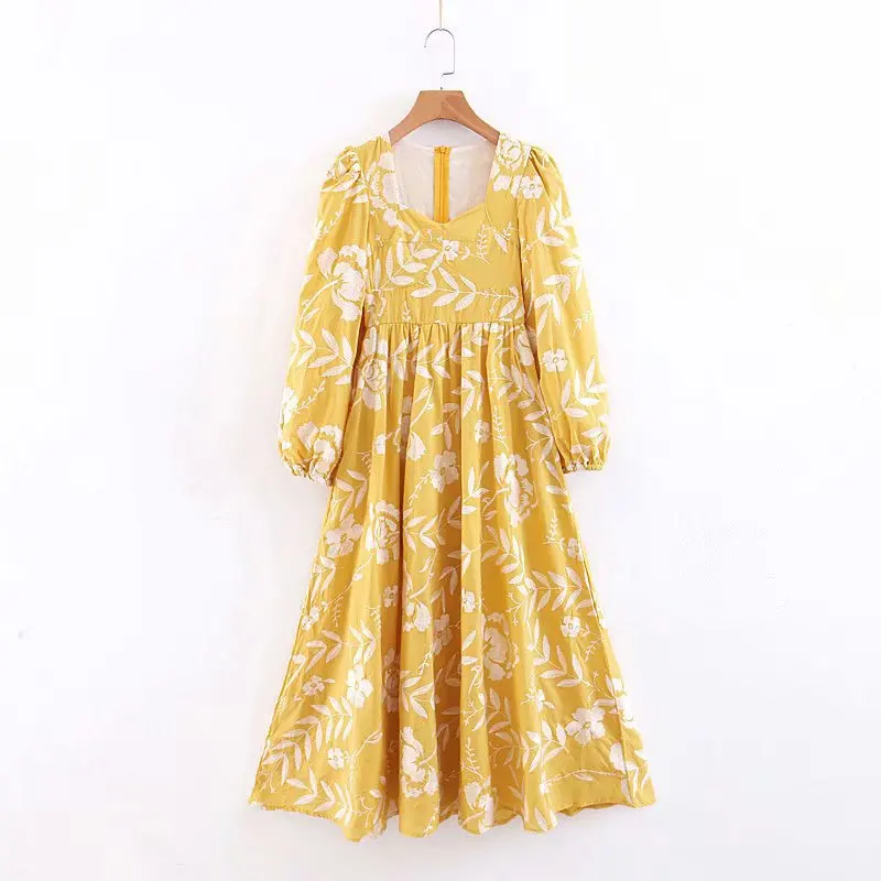 

Seaside Holiday Embroided Dress Women's Summer New Style Korean-style Long Sleeve Waist Hugging French Retro Beach Long Skirts A