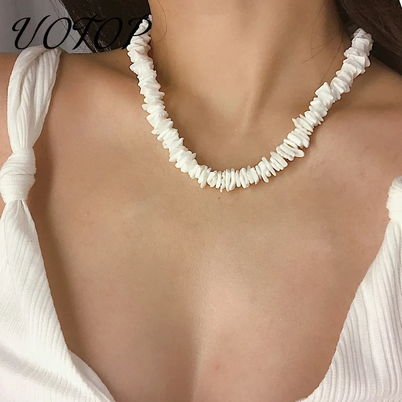 

2019 New Cute Simple Boho White Puka Shell Necklace Choker Female Hawaiian Beach Vsco Gril Puka Chips Sea Shell Surfer Necklaces