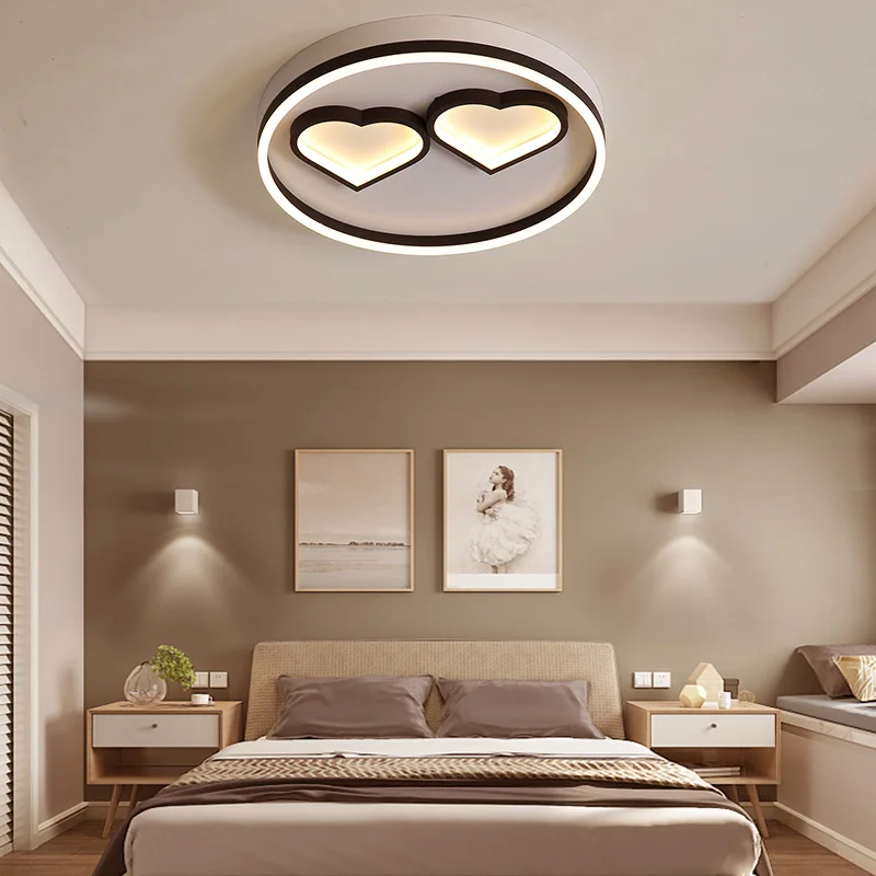 

Fashionable and simple personality heart-shaped ceiling lamp