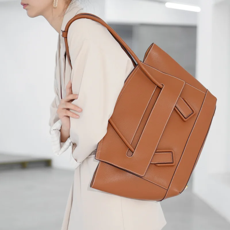 

2020 New Style Retro Fashion Large Capacity Shoulder WOMEN'S Leather Bags Fashion Crossbow Wing Catfish Bag WOMEN'S Bag