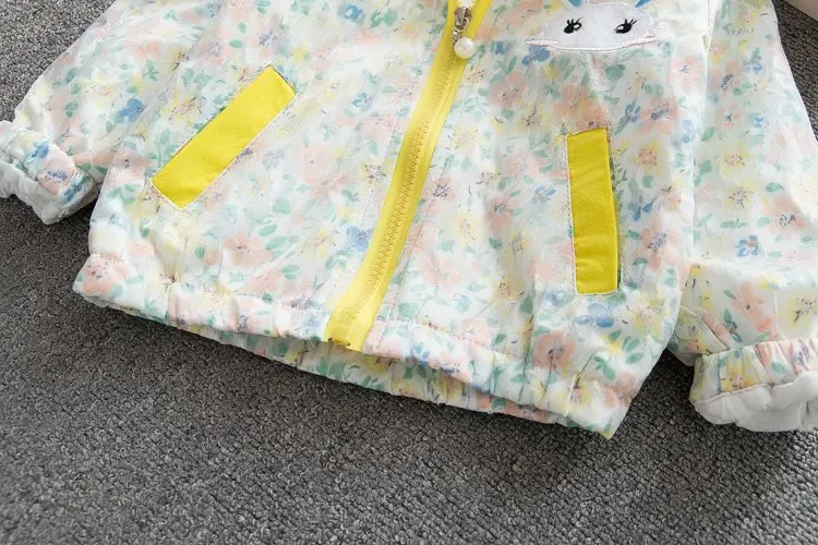 Пальто для девочек 1-2-3-4 лет, весна-осень, новая стильная детская одежда, осенняя одежда для маленьких девочек, поколение полных