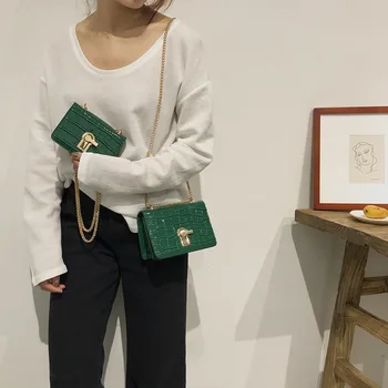 

Vintage Fashion Mini Crocodile Pattern bag 2019 New Quality Leather Women's Designer Handbag Lock Chain Shoulder Messenger Bag