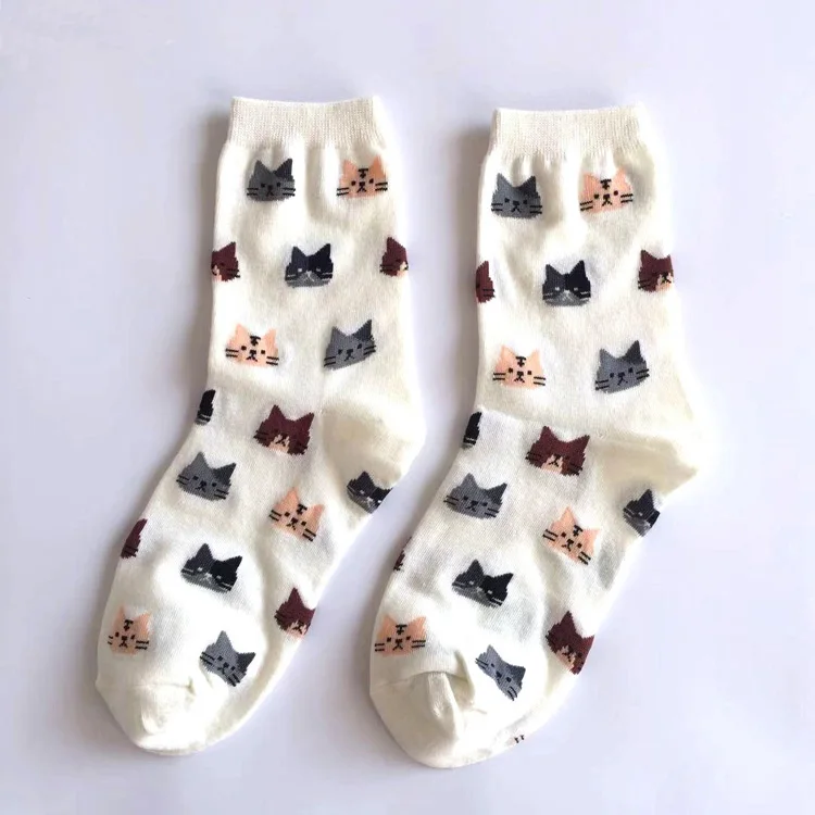 Qisin New Design Women Socks Cartoon Animal Cute Cat Ankle Short Casual Girl Thick Warm Cotton Socks for Ladies Christmas Gifts thermal socks for women