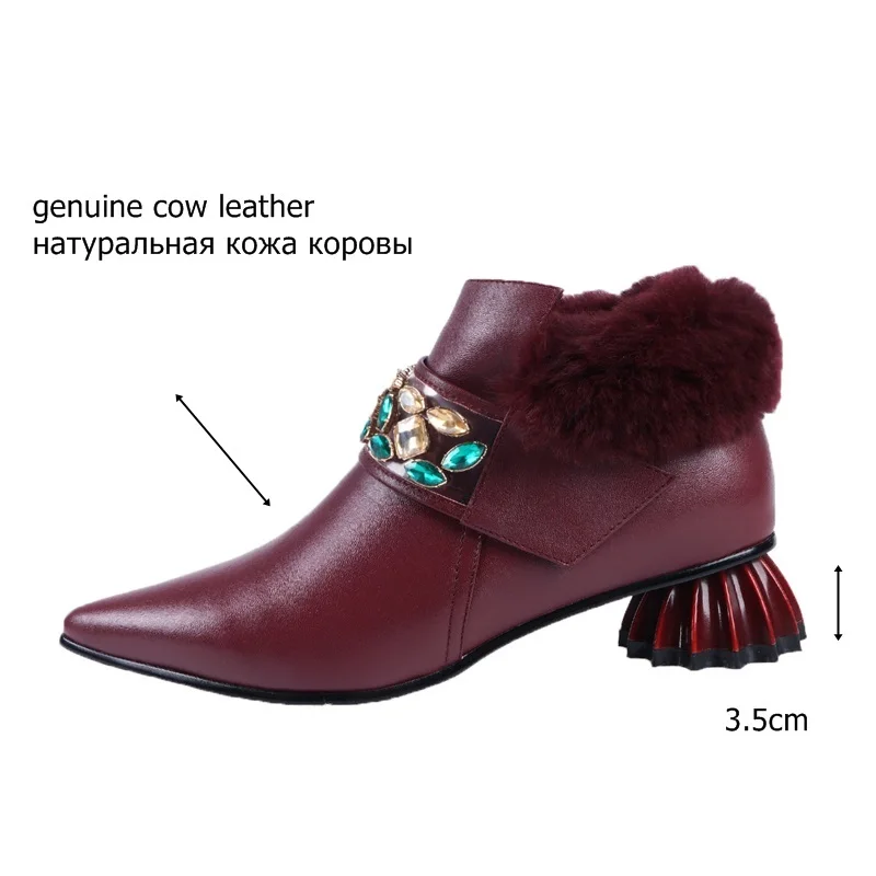 ZVQ/Изумрудный Кристалл обувь Офисные Кожаные ботильоны модные осенне-зимние плюшевые женские ботинки с острым носком на низком каблуке 3,5 см