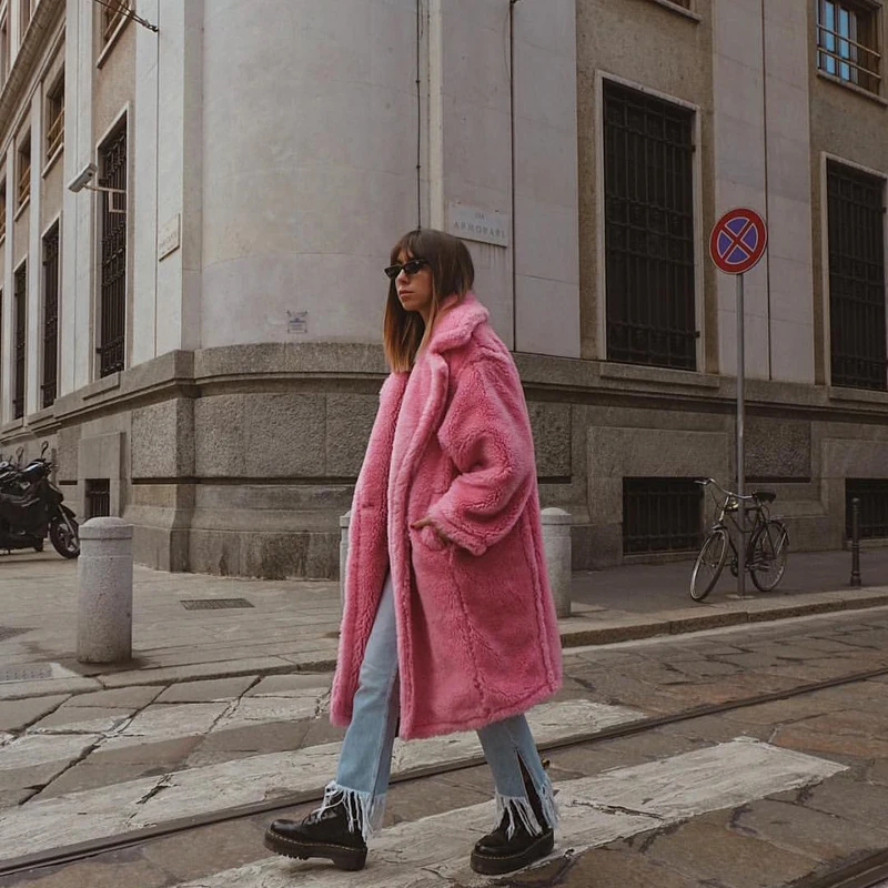 Розовая длинная куртка с плюшевым мишкой, пальто для женщин, зима, Толстая теплая объемная массивная верхняя одежда, пальто для женщин, пальто из искусственного меха ягненка