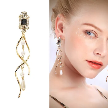 

Fashion Korea Style Clip on Earrings No Pierced Long Simple Twisted Pearl Gold-color Geometric Clip Earring for Woman Girl Gift