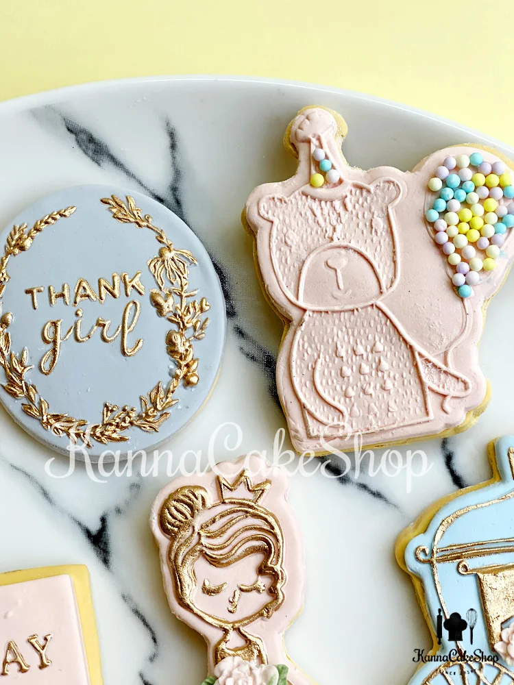 DONE TO ORDER: Sitting Bear Cookie Cutter + Fondant Embosser – SHCreations