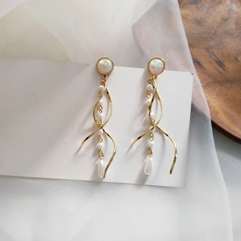 

Fashion Simple Metal Curve Geometric Tassel Pearl Stud Earrings Gifts Tide Minimalist Style Retro Earrings for Women Jewelry