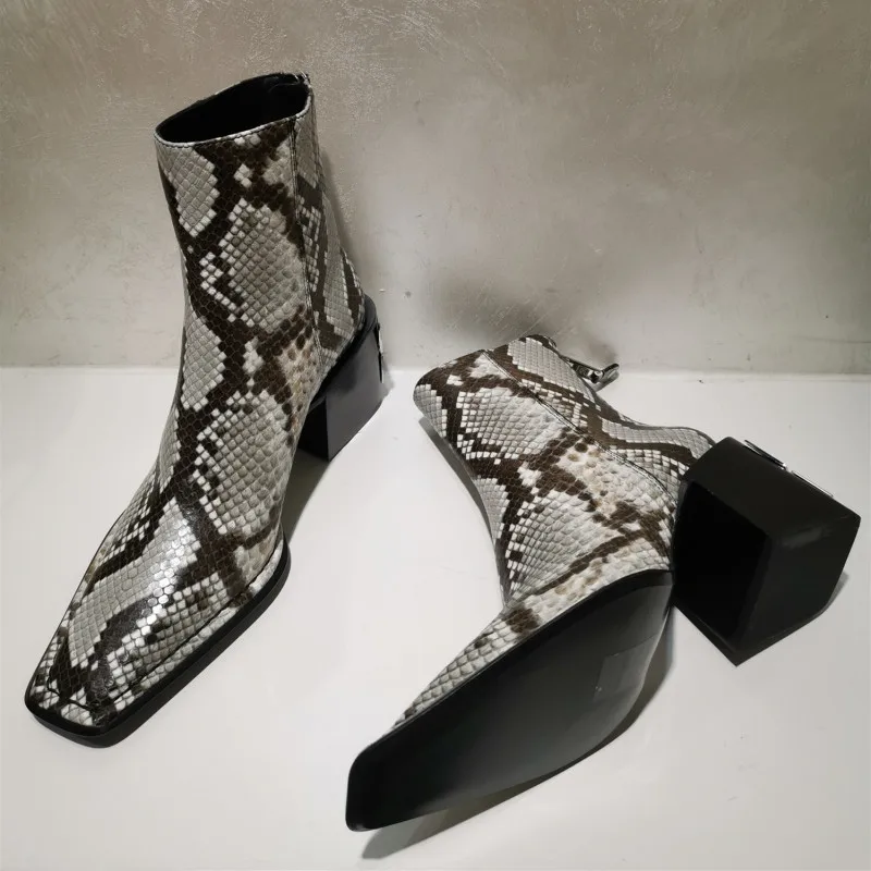 

2019 autumn and winter new leather snake pattern square head thick with ankle boots back zipper high heel boots flat head person