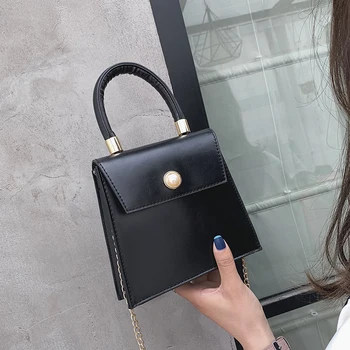 

The new fashion pearl buckle hand-held small square bag with one shoulder slant chain bag