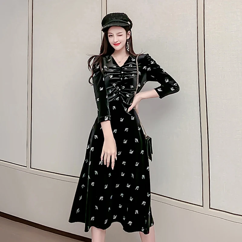 

Dresses for Women 2021 Spring New Ladies Bottoming V-neck Dress Velvet Printed Animal Pattern Knee-length Dresses Black Dress
