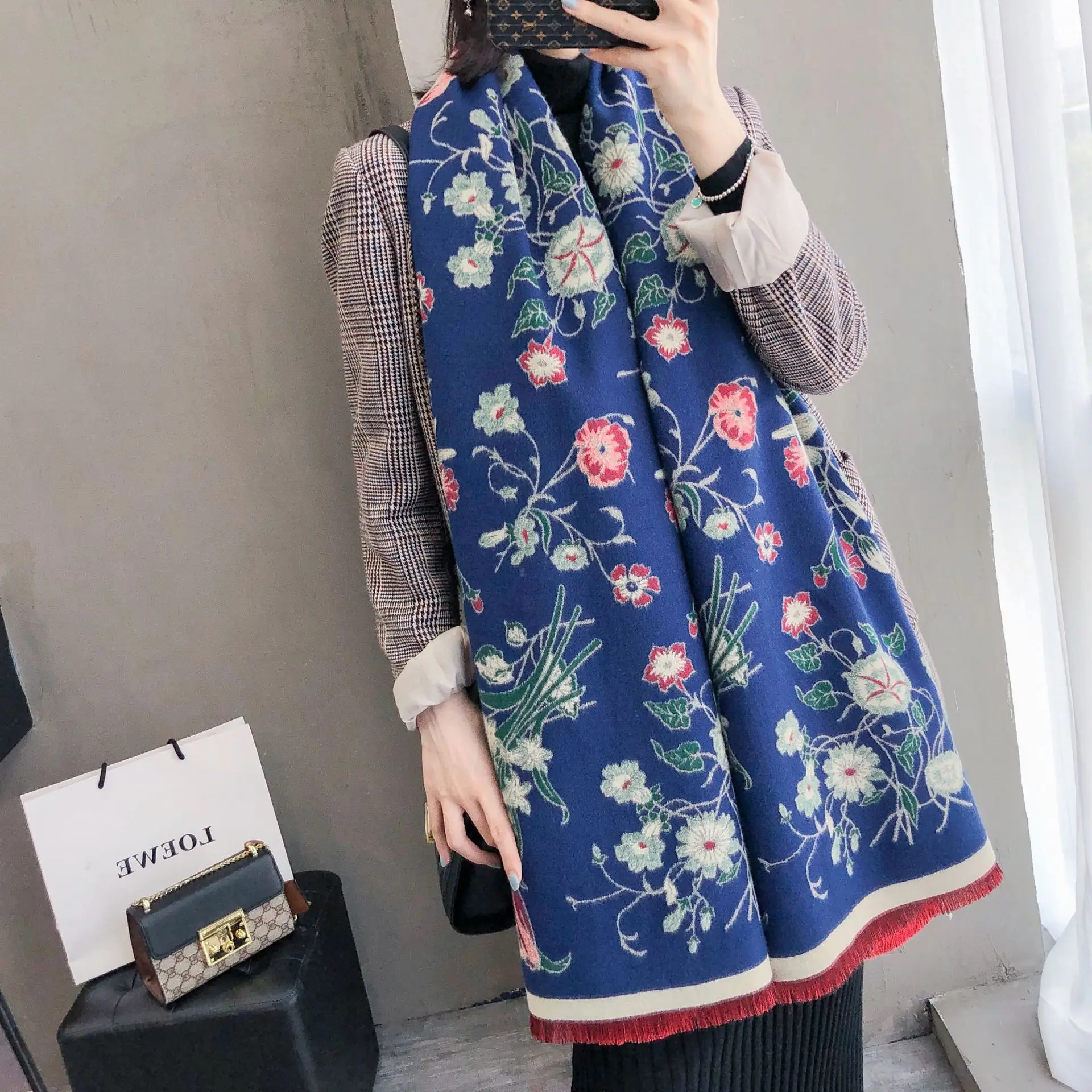 

Thick Women Winter Scarf Warm Cashmere Shawls Elegant Floral Print Lady Pashmina Wraps Foulard Bandana Scarves 2020 Design
